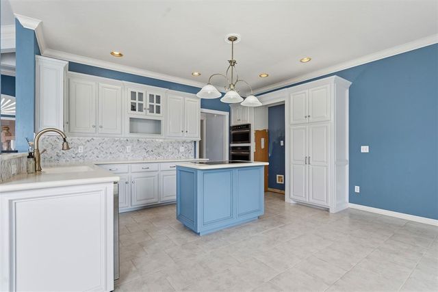 617 W Riverwalk Court, Norman, OK 73072