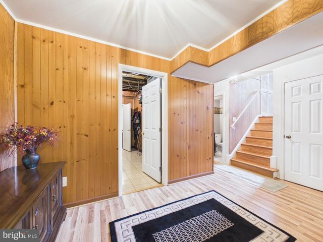 8714 OLD COURTHOUSE RD, Vienna, VA 22182