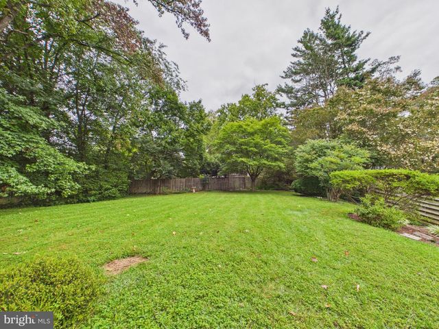 8714 OLD COURTHOUSE RD, Vienna, VA 22182