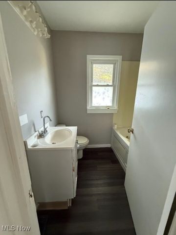 359 Booth Avenue, Akron, OH 44305