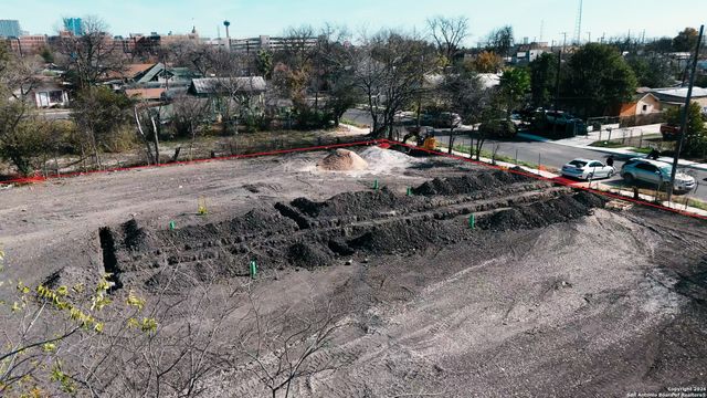 1619 W Travis St, San Antonio, TX 78207