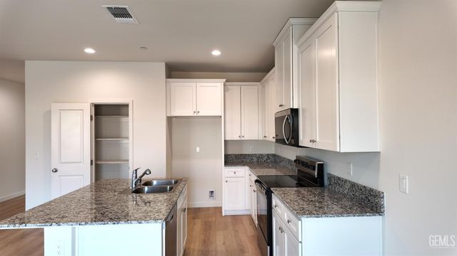 1533 Levin Street, Bakersfield, CA 93307