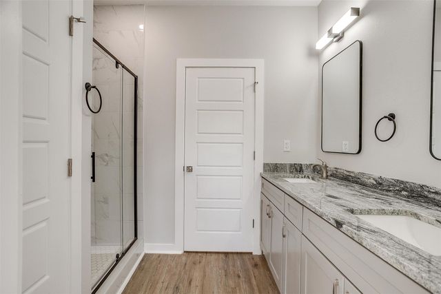 2604 Creekview Drive, Granbury, TX 76048