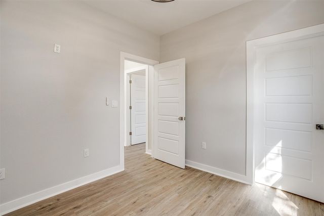 2604 Creekview Drive, Granbury, TX 76048