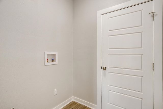 2604 Creekview Drive, Granbury, TX 76048