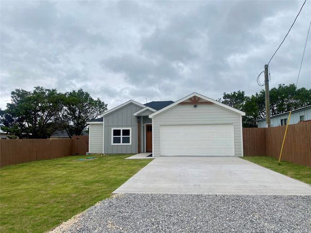 2604 Creekview Drive, Granbury, TX 76048
