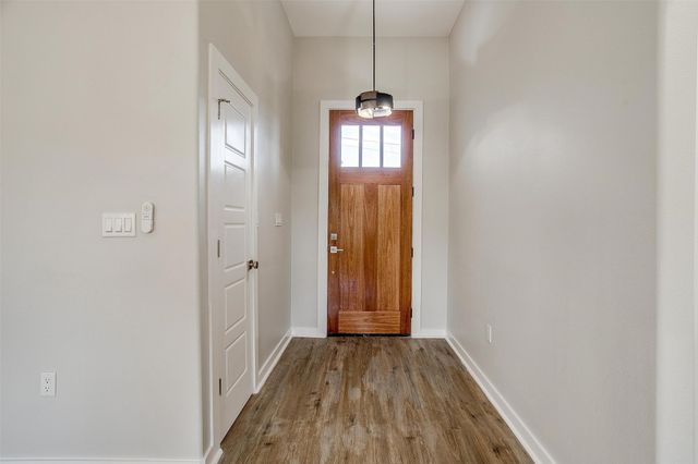 2604 Creekview Drive, Granbury, TX 76048