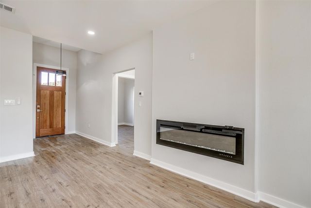 2604 Creekview Drive, Granbury, TX 76048
