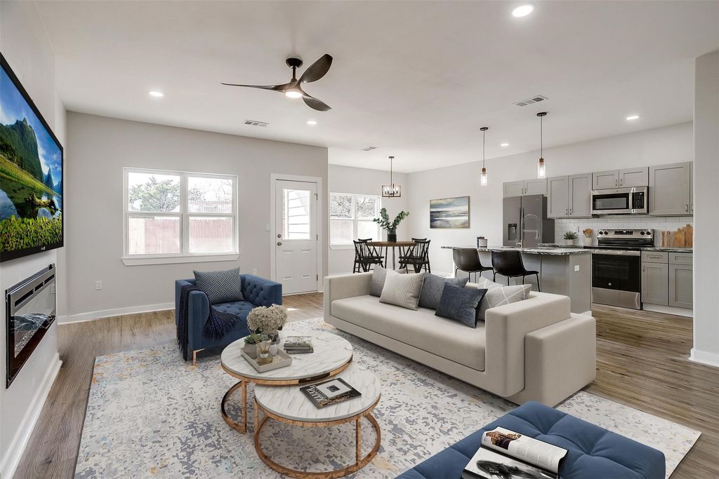 2604 Creekview Drive, Granbury, TX 76048
