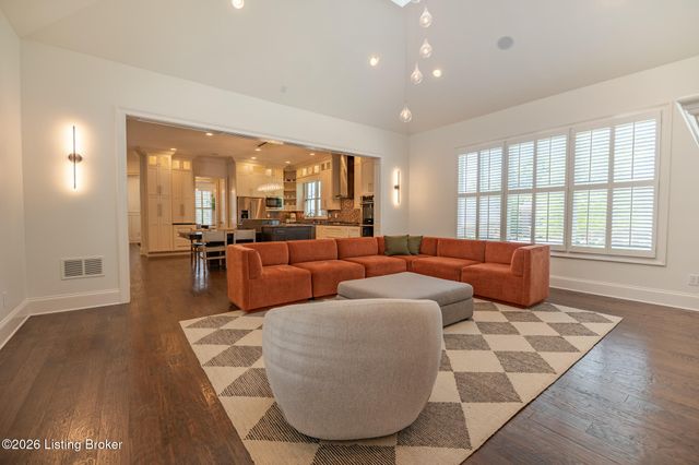 7101 Graf Springs Dr, Louisville, KY 40241
