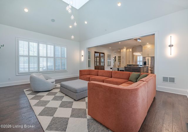 7101 Graf Springs Dr, Louisville, KY 40241