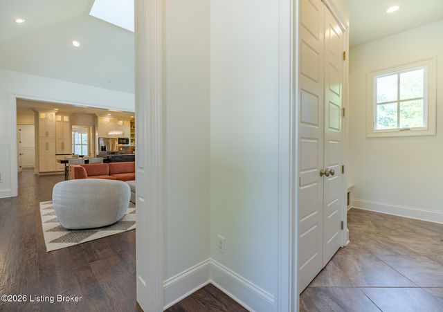 7101 Graf Springs Dr, Louisville, KY 40241
