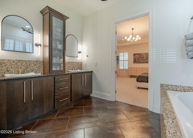 7101 Graf Springs Dr, Louisville, KY 40241