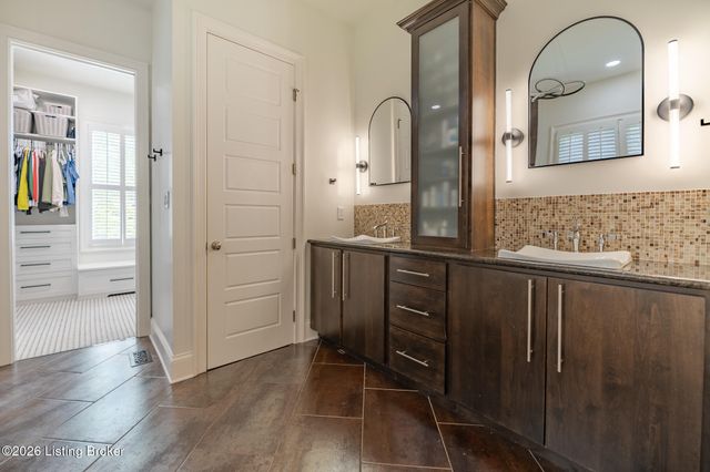 7101 Graf Springs Dr, Louisville, KY 40241