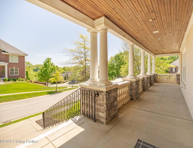 7101 Graf Springs Dr, Louisville, KY 40241