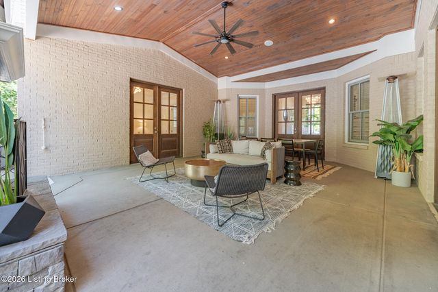 7101 Graf Springs Dr, Louisville, KY 40241