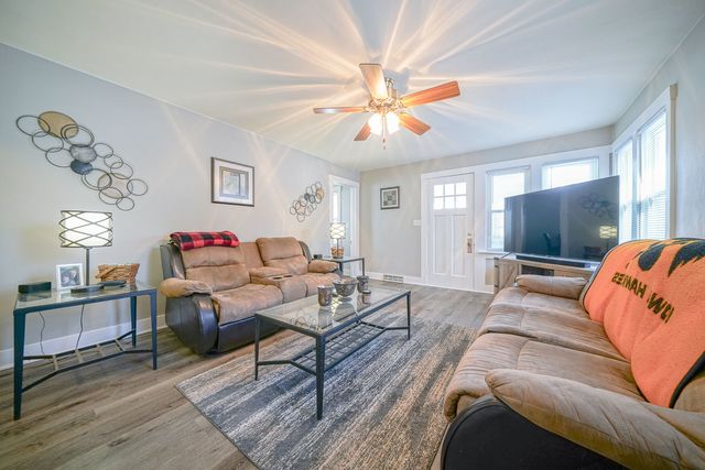 409 W Lincoln Street, Mount Morris, IL 61054