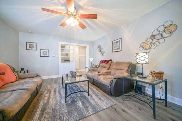 409 W Lincoln Street, Mount Morris, IL 61054