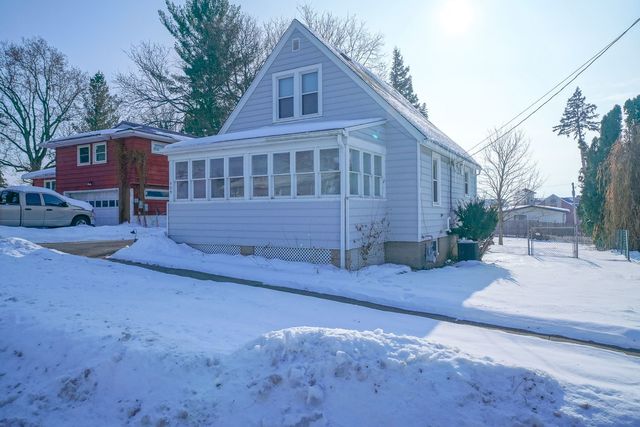 409 W Lincoln Street, Mount Morris, IL 61054