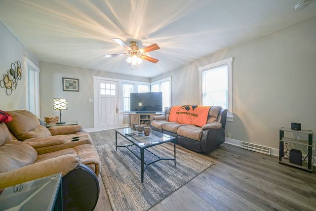 409 W Lincoln Street, Mount Morris, IL 61054