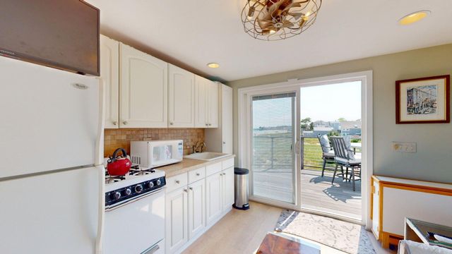 421 Commercial Street UNIT F, Provincetown, MA 02657