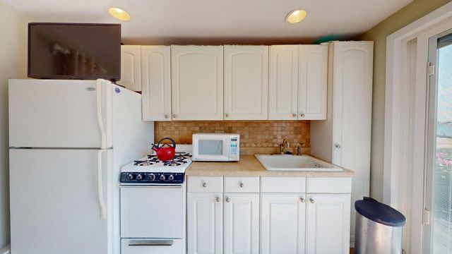 421 Commercial Street UNIT F, Provincetown, MA 02657