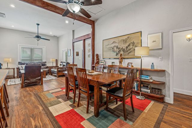 735 N Crockett Street, Granbury, TX 76048