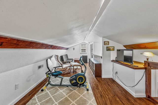 735 N Crockett Street, Granbury, TX 76048