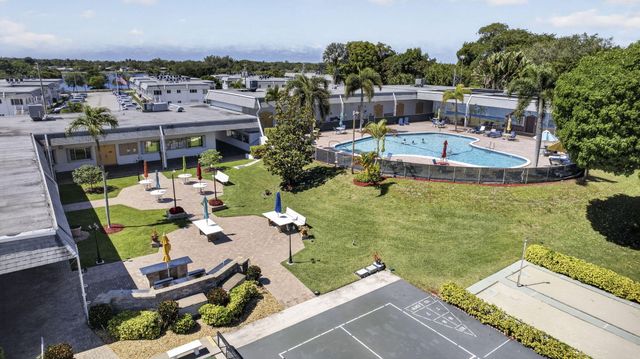 3402 Cynthia Lane 201, Lake Worth Beach, FL 33461