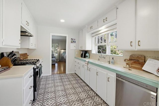 8917 Lemon Avenue, La Mesa, CA 91941