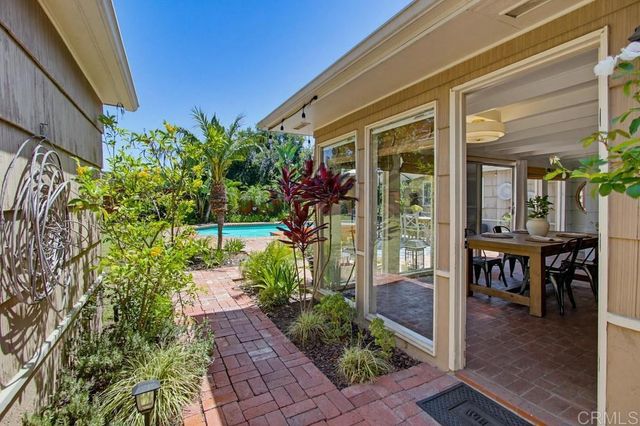 8917 Lemon Avenue, La Mesa, CA 91941