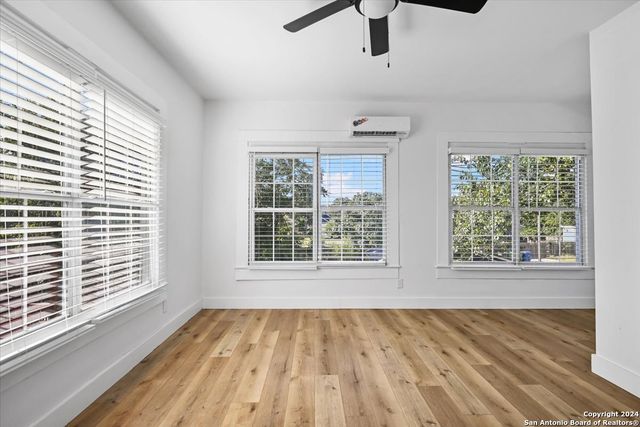 1218 HAYS ST, San Antonio, TX 78202