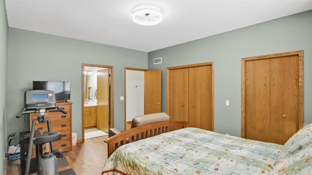 31 Deer Point Trail, Madison, WI 53719