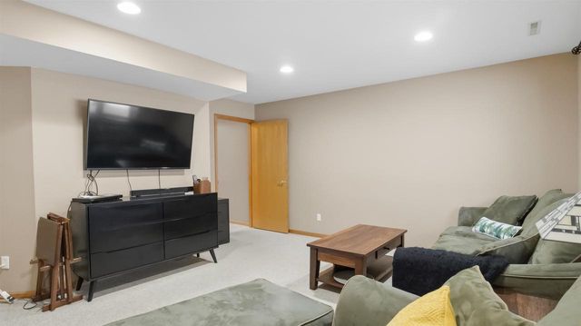 31 Deer Point Trail, Madison, WI 53719