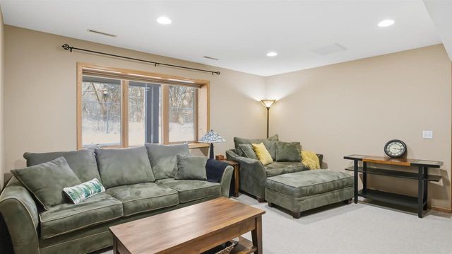 31 Deer Point Trail, Madison, WI 53719