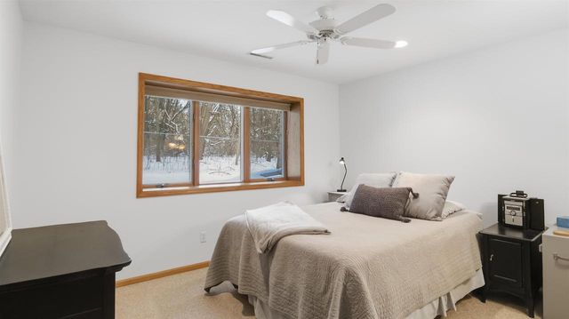 31 Deer Point Trail, Madison, WI 53719