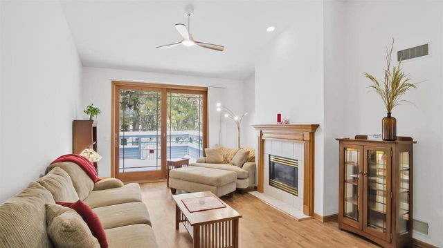 31 Deer Point Trail, Madison, WI 53719