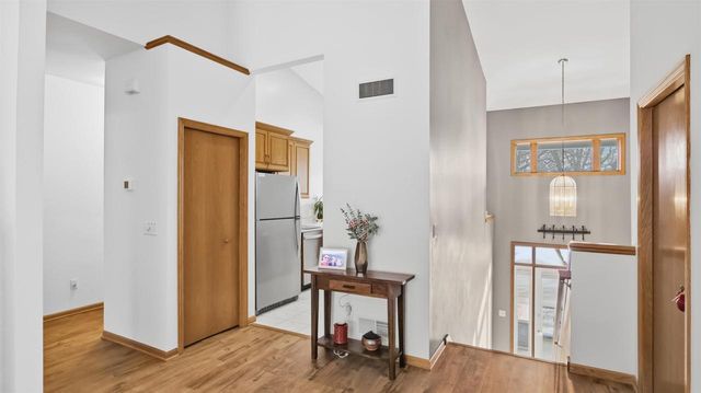 31 Deer Point Trail, Madison, WI 53719