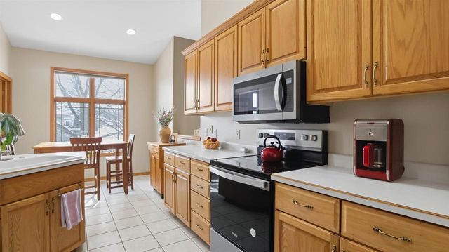 31 Deer Point Trail, Madison, WI 53719