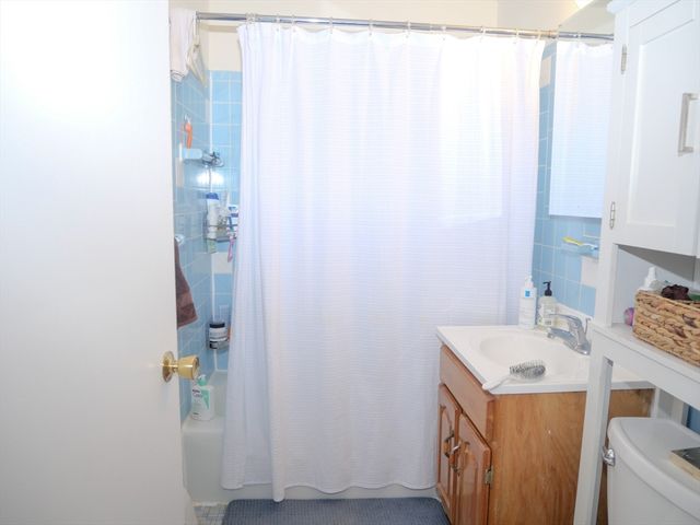 1039 Commonwealth Ave 33, Boston, MA 02215