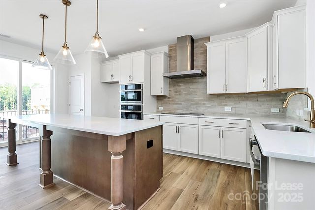 7118 Westrow Avenue, Charlotte, NC 28278