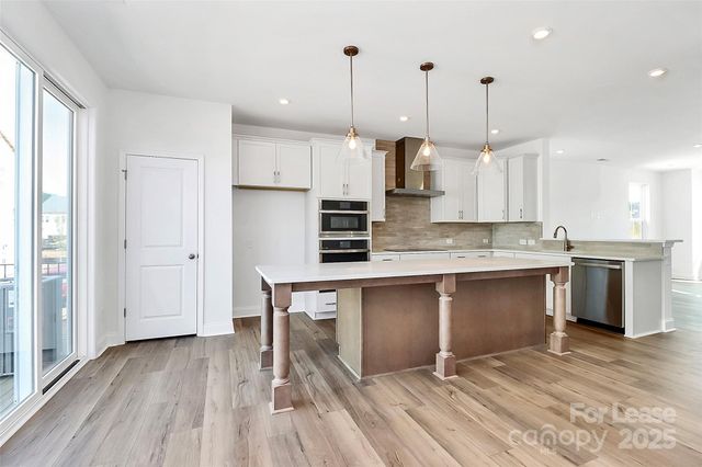 7118 Westrow Avenue, Charlotte, NC 28278