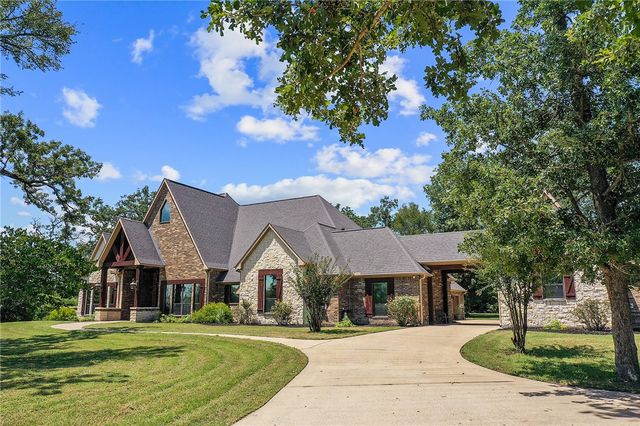 10682 Commonwealth Drive, Iola, TX 77861