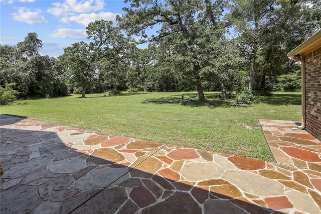 10682 Commonwealth Drive, Iola, TX 77861