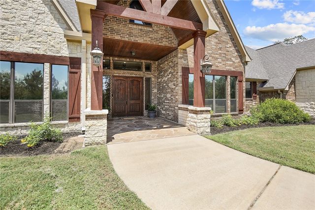 10682 Commonwealth Drive, Iola, TX 77861