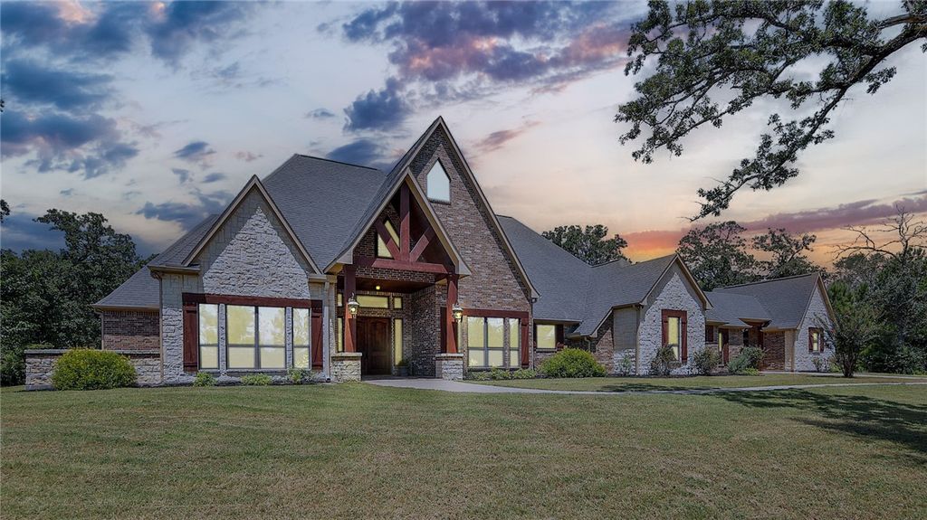 10682 Commonwealth Drive, Iola, TX 77861