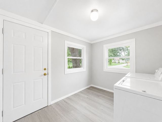 1221 B Avenue NW, Cedar Rapids, IA 52405