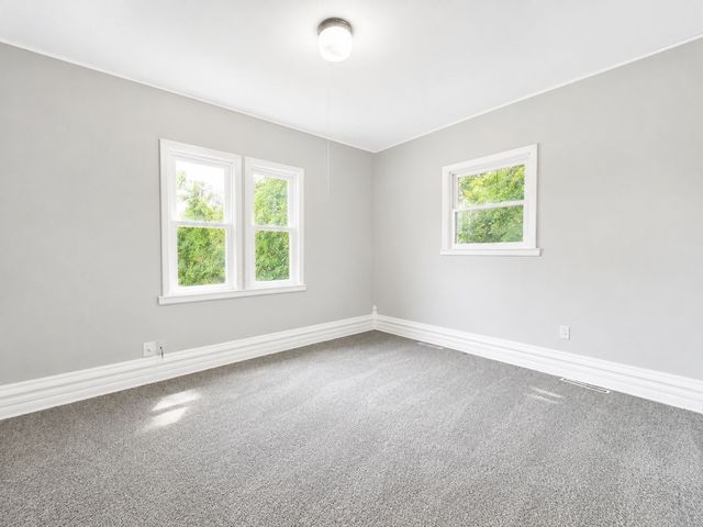 1221 B Avenue NW, Cedar Rapids, IA 52405