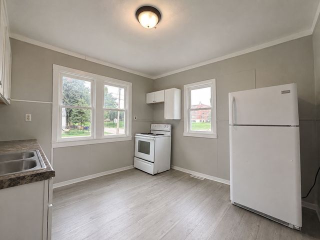 1221 B Avenue NW, Cedar Rapids, IA 52405