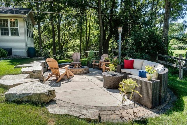 2001 Timber Lake Road, Oregon, WI 53575